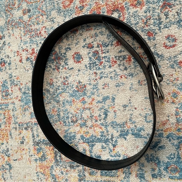 Amanda Smith brown leather belt with stitch detailing and silver buckle - Picture 3 of 8